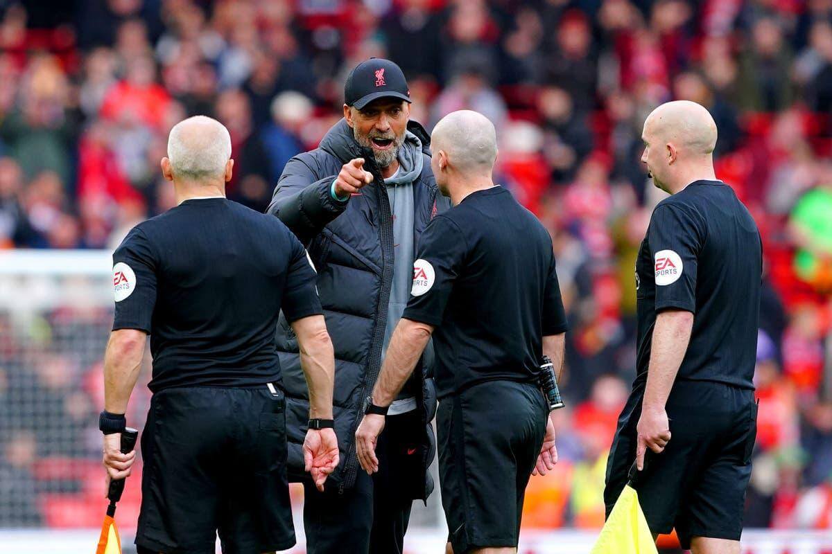 WATCH] Linesman 'off' after Andy Robertson elbow