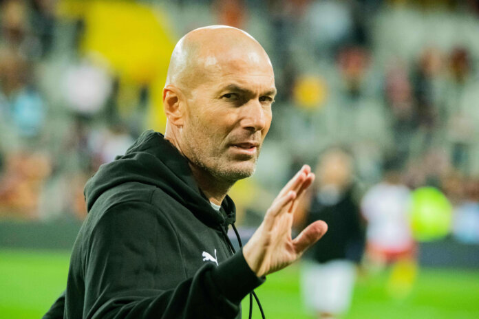 Zinedine Zidane FOOTBALL : RC Lens Legende x Legende Francais - 31/10/2023 BaptisteAutissier/Panoramic PUBLICATIONxNOTxI