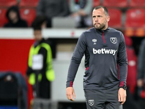Heitinga in Discussions with Liverpool: What It Means for the Reds