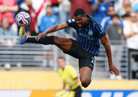 Report: Liverpool are in the race to sign defender in bargain summer deal