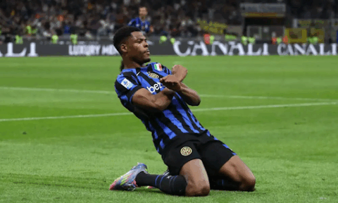 Barcelona’s Interest in Denzel Dumfries: A Potential Transfer