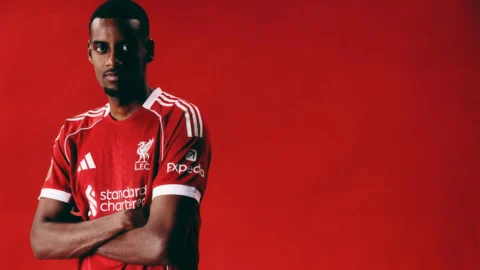Alexander Isak drops hint over potential Liverpool debut Alexander Isak drops hint over potential Liverpool debut