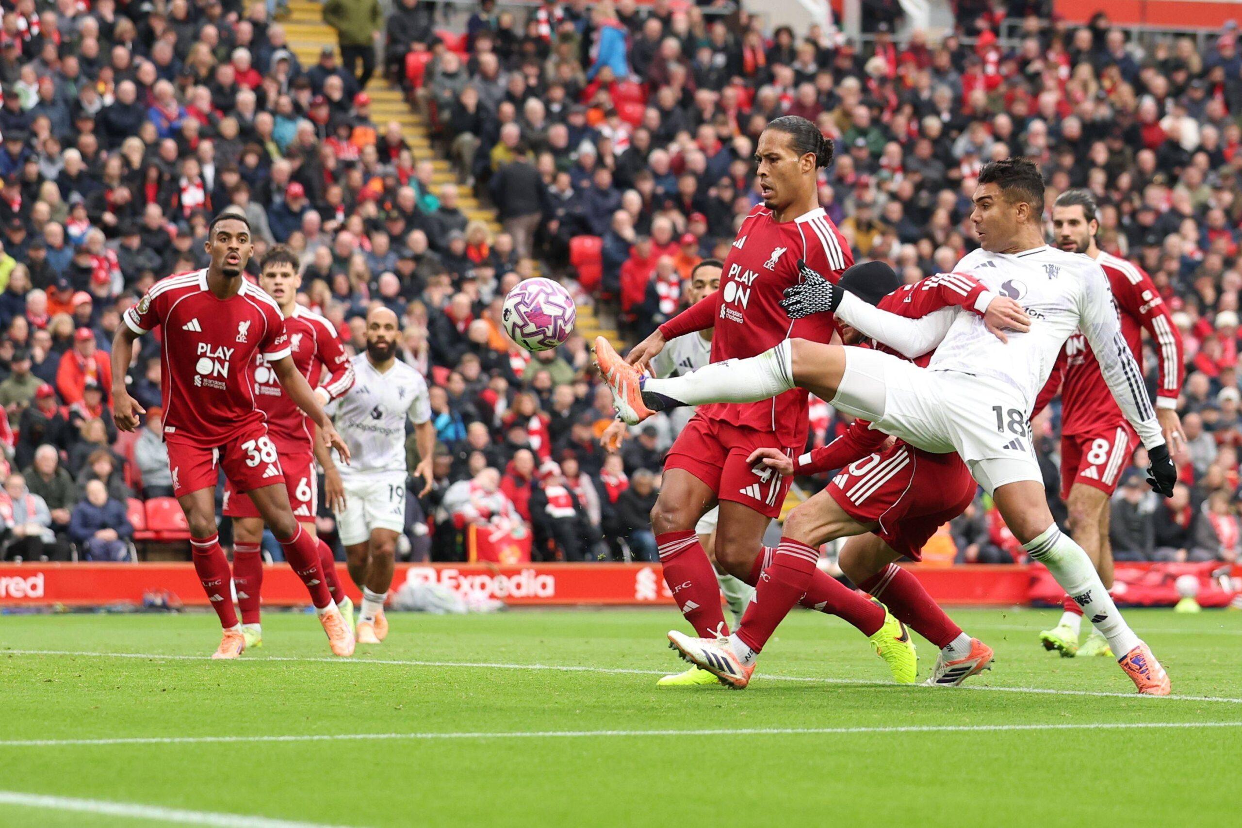 Journalist takes aim at two Liverpool stars after Man United defeat