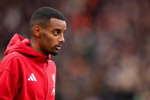 Rooney claims striker shouldn't be in Liverpool team right now Rooney claims striker shouldn't be in Liverpool team right now
