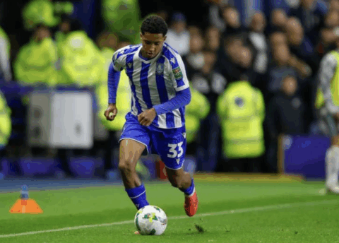 Journalist: Liverpool submit offer to sign defender