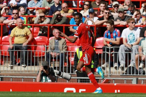 Alexander Isak heaps praise on 'brilliant' Liverpool teammate