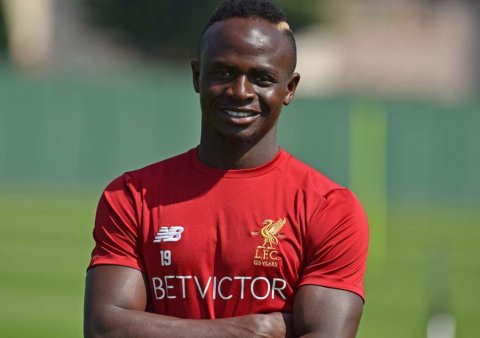 “I Am So Proud of Him” – Everton Star Heaps Praise on Liverpool Legend